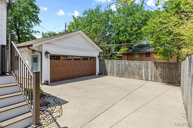 7411 Teasdale Avenue, University City, MO 63130