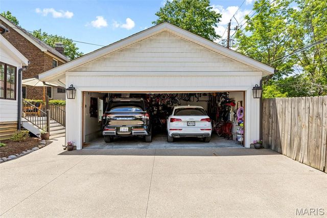 7411 Teasdale Avenue, University City, MO 63130