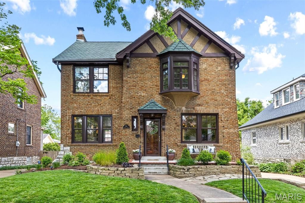 7411 Teasdale Avenue, University City, MO 63130