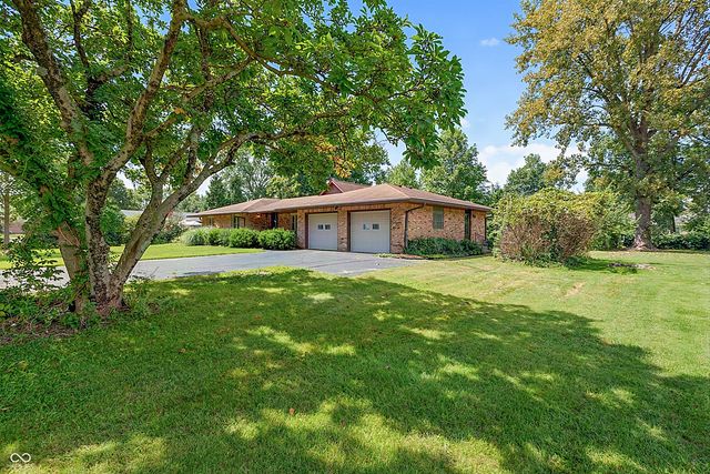 5626 Boy Scout Road, Indianapolis, IN 46226