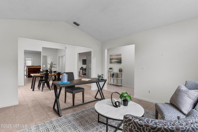 8066 INTERNATIONAL VILLAGE Drive, Jacksonville, FL 32277