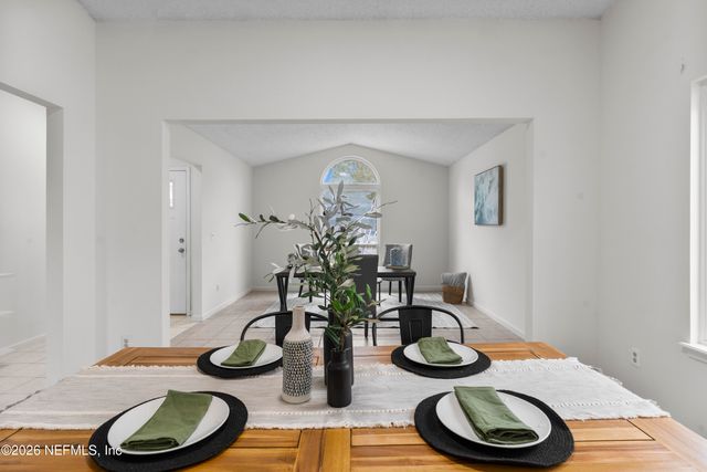 8066 INTERNATIONAL VILLAGE Drive, Jacksonville, FL 32277
