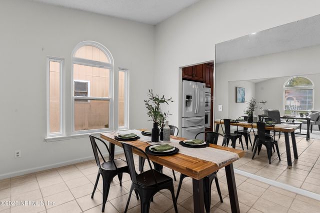 8066 INTERNATIONAL VILLAGE Drive, Jacksonville, FL 32277