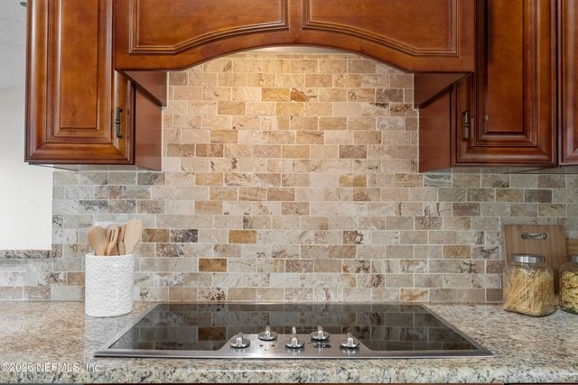 8066 INTERNATIONAL VILLAGE Drive, Jacksonville, FL 32277