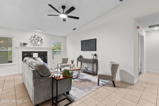 8066 INTERNATIONAL VILLAGE Drive, Jacksonville, FL 32277