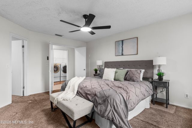 8066 INTERNATIONAL VILLAGE Drive, Jacksonville, FL 32277