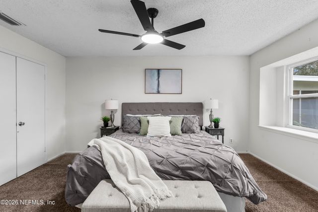 8066 INTERNATIONAL VILLAGE Drive, Jacksonville, FL 32277
