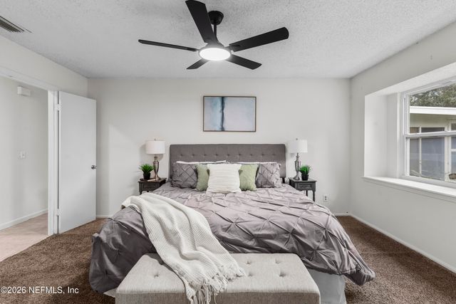 8066 INTERNATIONAL VILLAGE Drive, Jacksonville, FL 32277