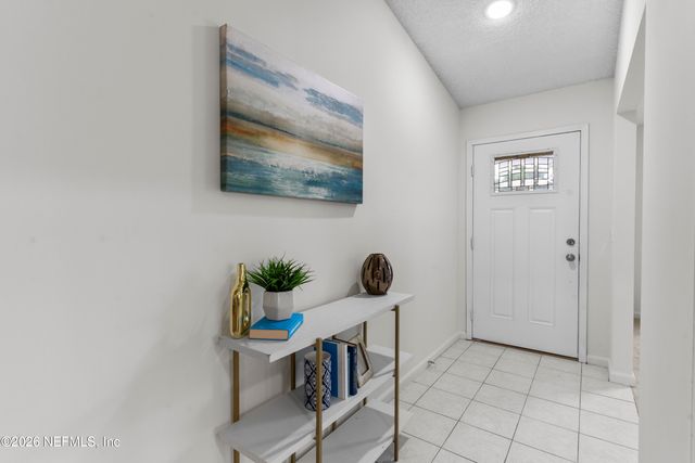 8066 INTERNATIONAL VILLAGE Drive, Jacksonville, FL 32277