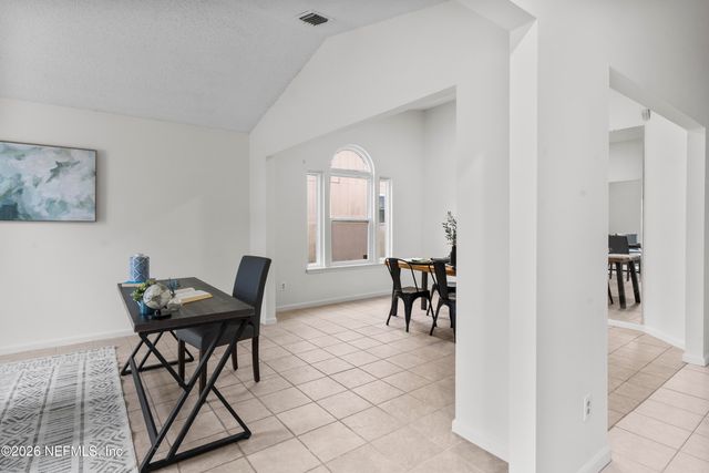 8066 INTERNATIONAL VILLAGE Drive, Jacksonville, FL 32277
