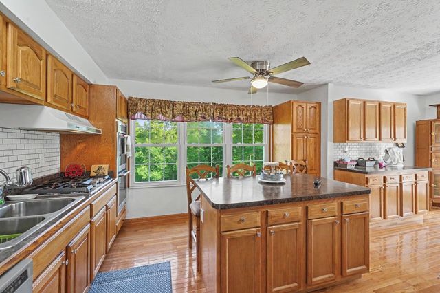 1186 Siry Road, California, KY 41007