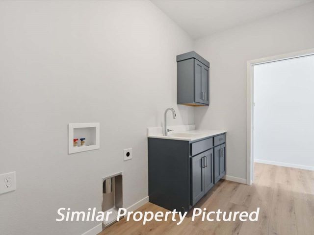 235 Chadwick Lane, Iowa City, IA 52246