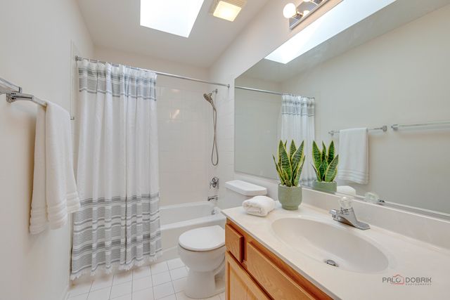 1105 Andover Drive, Mundelein, IL 60060