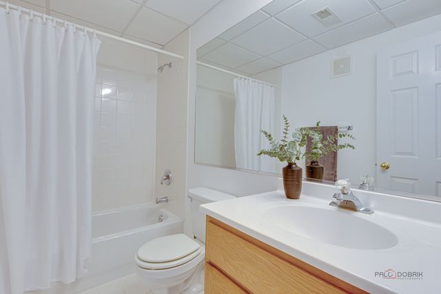 1105 Andover Drive, Mundelein, IL 60060