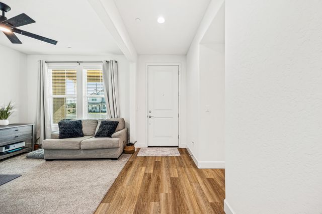 3012 Sand Hills Avenue, Tulare, CA 93274