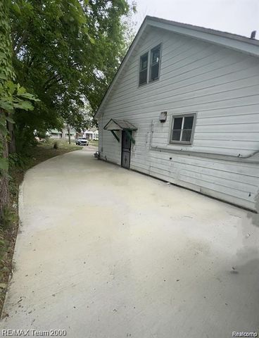 7761 Artesian Street, Detroit, MI 48228