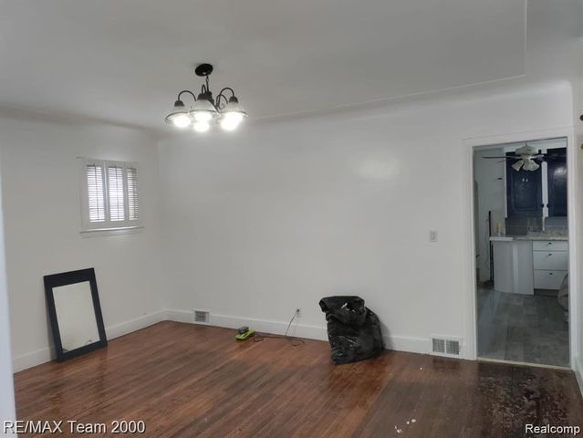 7761 Artesian Street, Detroit, MI 48228