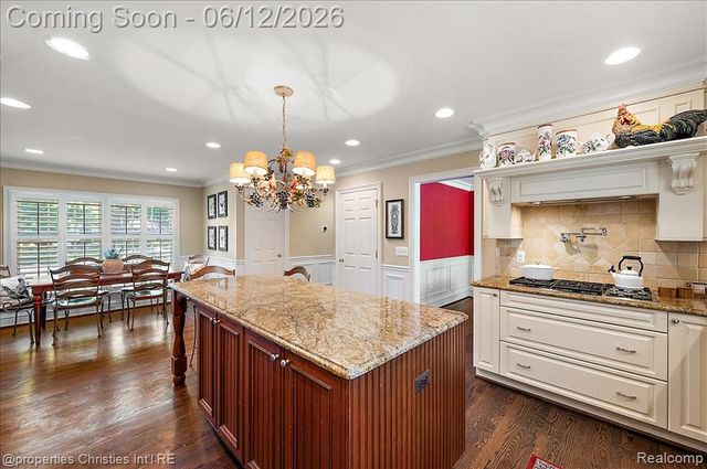 135 Clifton Road, Bloomfield Hills, MI 48301