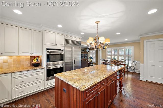 135 Clifton Road, Bloomfield Hills, MI 48301