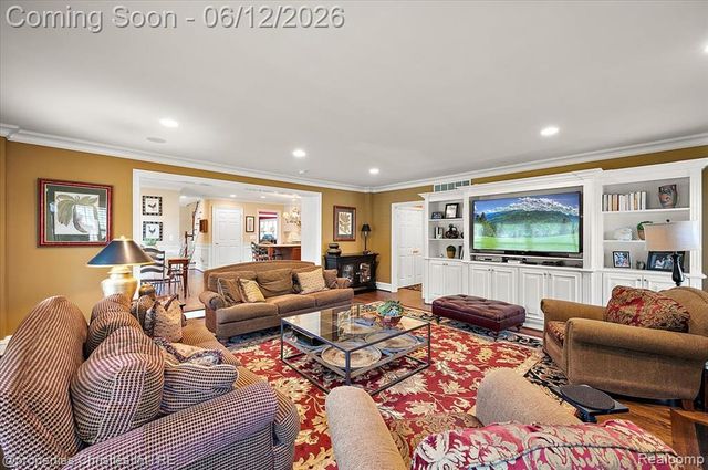 135 Clifton Road, Bloomfield Hills, MI 48301