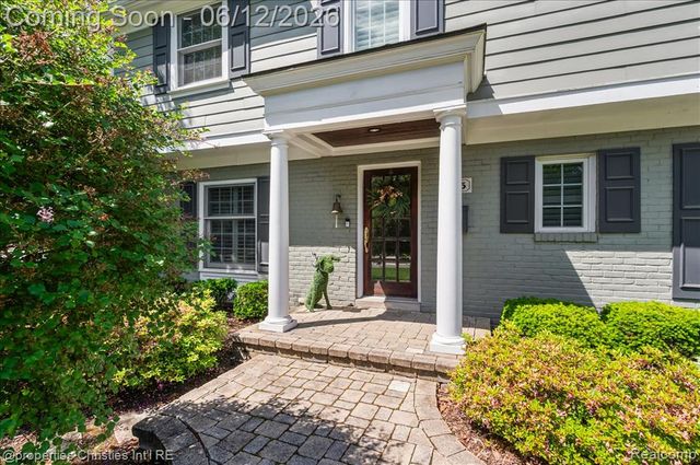 135 Clifton Road, Bloomfield Hills, MI 48301
