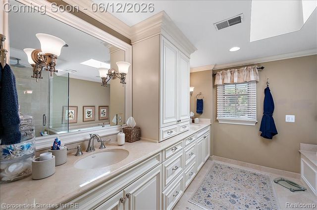 135 Clifton Road, Bloomfield Hills, MI 48301