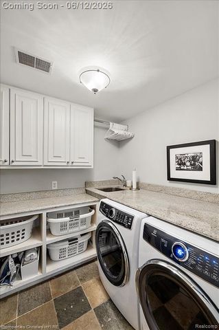 135 Clifton Road, Bloomfield Hills, MI 48301