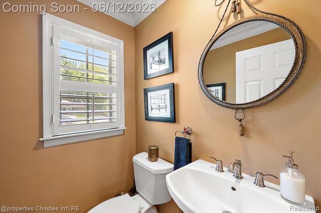 135 Clifton Road, Bloomfield Hills, MI 48301