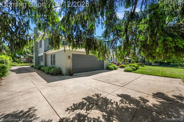 135 Clifton Road, Bloomfield Hills, MI 48301