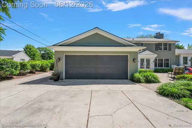 135 Clifton Road, Bloomfield Hills, MI 48301