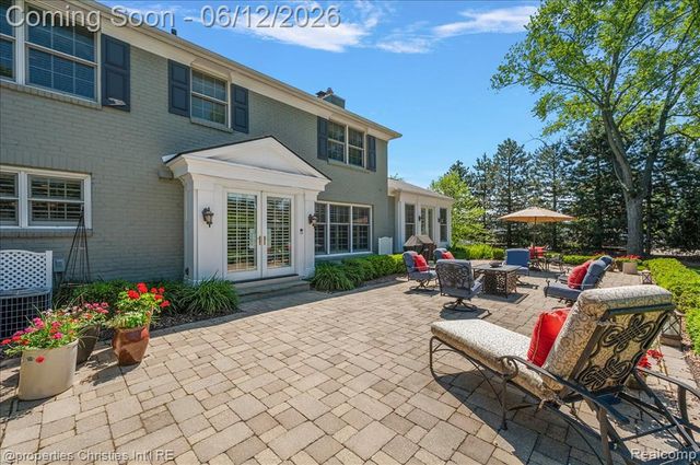 135 Clifton Road, Bloomfield Hills, MI 48301