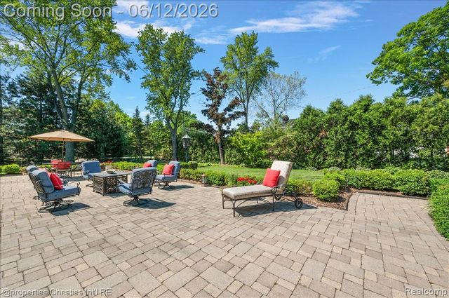 135 Clifton Road, Bloomfield Hills, MI 48301