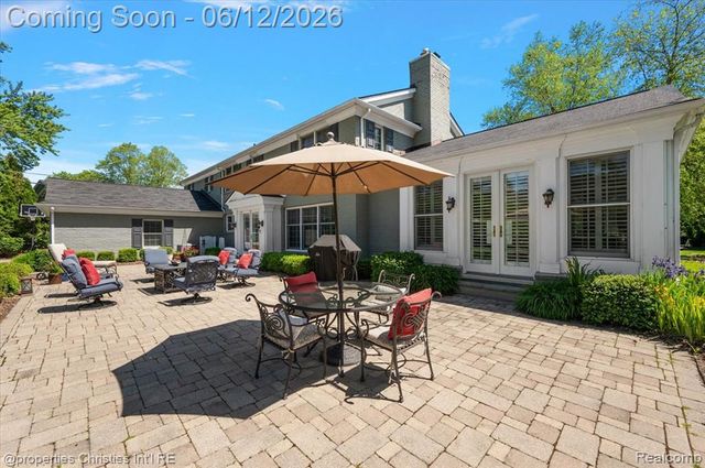 135 Clifton Road, Bloomfield Hills, MI 48301