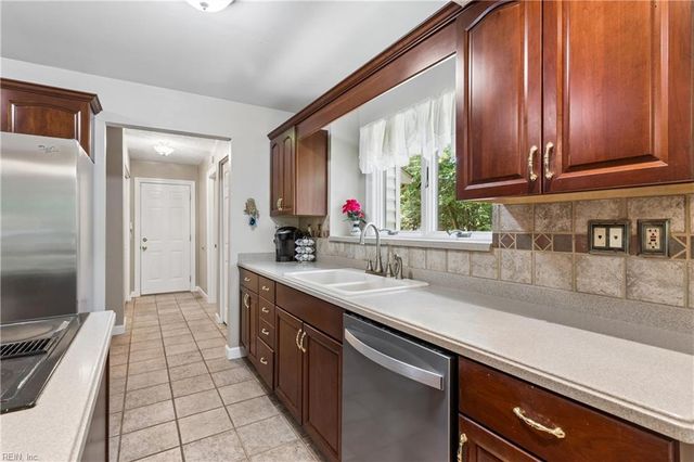 99 Oxford RD, Williamsburg, VA 23185