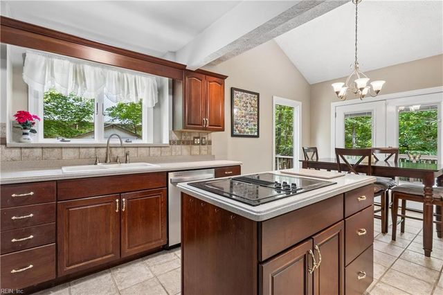 99 Oxford RD, Williamsburg, VA 23185