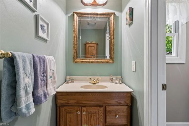 99 Oxford RD, Williamsburg, VA 23185