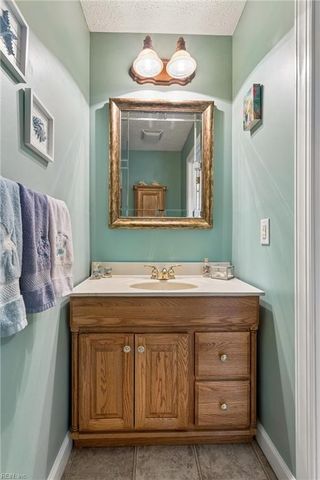 99 Oxford RD, Williamsburg, VA 23185