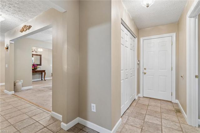 99 Oxford RD, Williamsburg, VA 23185