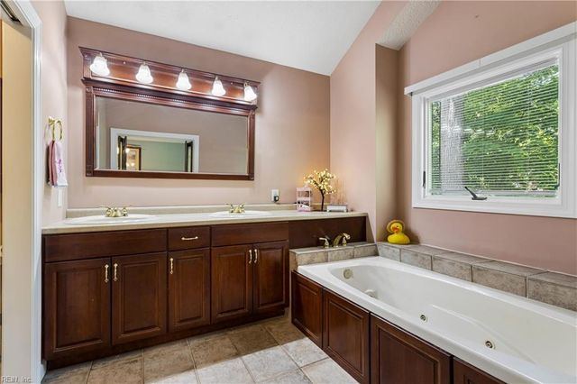 99 Oxford RD, Williamsburg, VA 23185