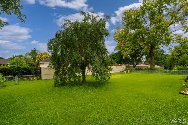 2560 Stratford Lane, Granite City, IL 62040