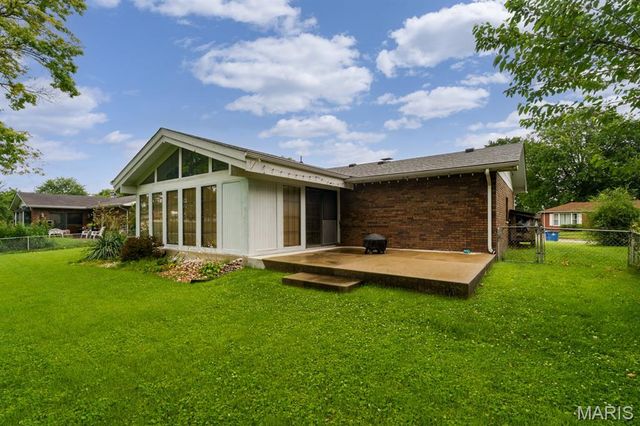 2560 Stratford Lane, Granite City, IL 62040