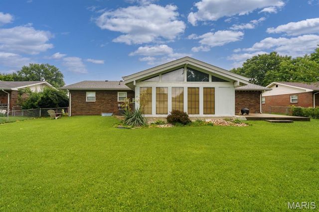 2560 Stratford Lane, Granite City, IL 62040