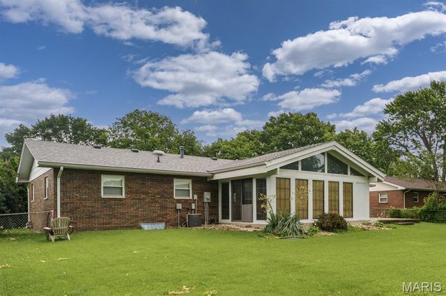 2560 Stratford Lane, Granite City, IL 62040
