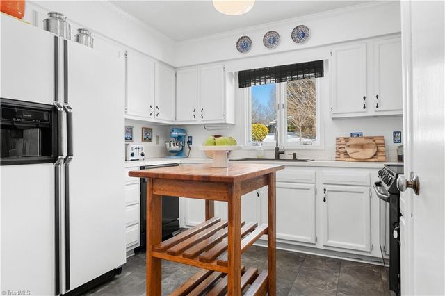 301 Bexley Drive, Winston-salem, NC 27104