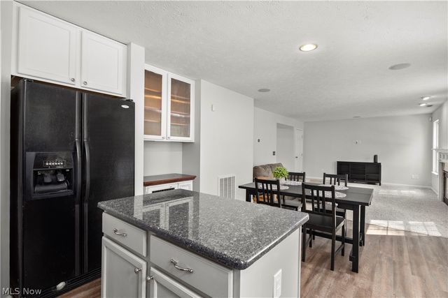 6199 E Meadow Farm Lane, Lorain, OH 44053