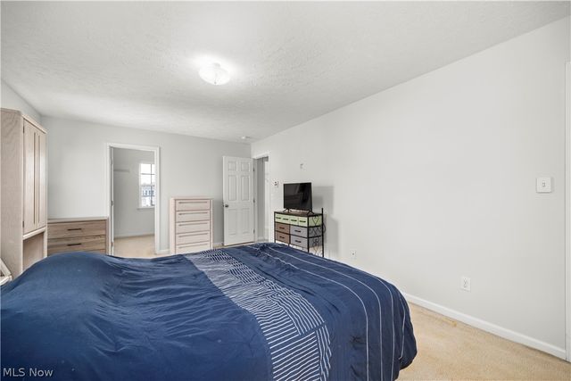 6199 E Meadow Farm Lane, Lorain, OH 44053