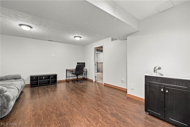 6199 E Meadow Farm Lane, Lorain, OH 44053