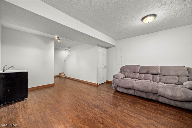 6199 E Meadow Farm Lane, Lorain, OH 44053