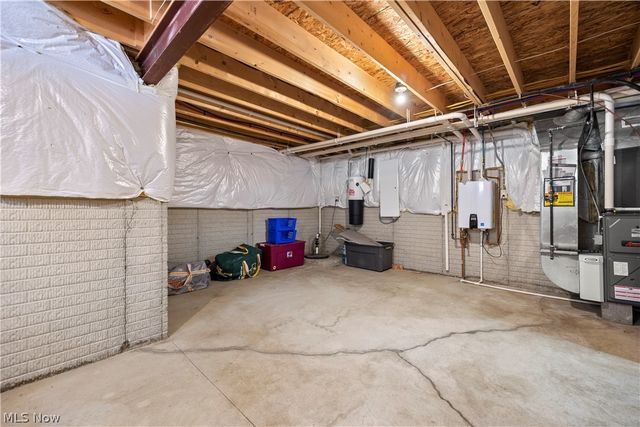 6199 E Meadow Farm Lane, Lorain, OH 44053