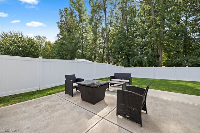 6199 E Meadow Farm Lane, Lorain, OH 44053